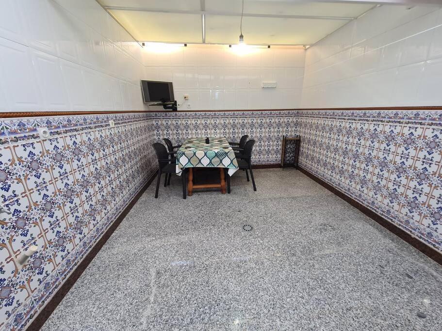 Marble Manor Guest House ลอสอัลกาซาเรส ภายนอก รูปภาพ
